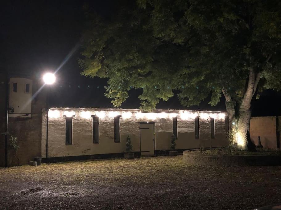 The Old Hay Barn - Games Room, Gym, Sleeps 8 Godmanchester エクステリア 写真